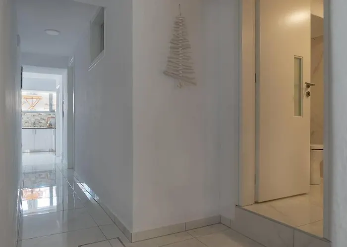 Hh Bluewater Apartamento Logaras